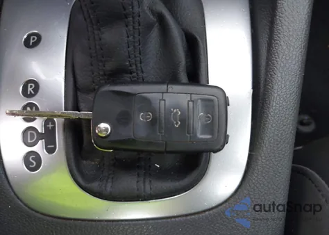 2007 Volkswagen Jetta 2.5 z USA, uszkodzony, nr VIN 3VWDG71K07M082323